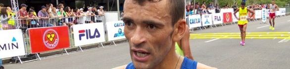Em chegada sensacional, José Márcio vence a Meia Maratona do Rio no sprint final