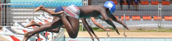 Festival de natação agita Dia das Crianças na piscina da Bonocô