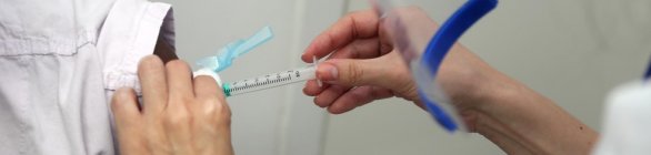 Iniciada vacinação de pessoas com 49 anos ou mais e segue com mutirão da 2ª dose