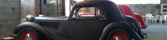 Exposição gratuita de carros esportivos no Shopping Paralela 