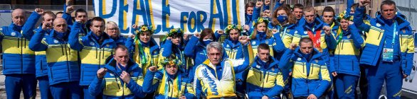 Atletas ucranianos apelam por paz durante Paralimpíada de Inverno