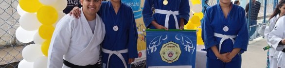 Vinte alunos de projeto da BCS Nova Cidade ganham competição de Judô
