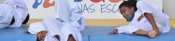 Projeto leva aulas de judô para alunos da rede municipal de Salvador