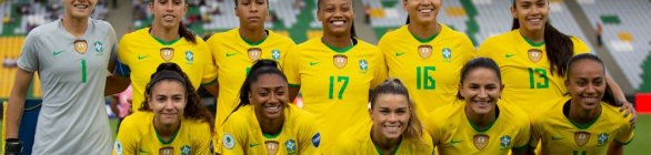 Debinha faz dois, Brasil goleia Venezuela e está nas semis da Copa América