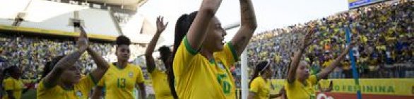 Seleção feminina bate Canadá nos acréscimos em último amistoso de 2022