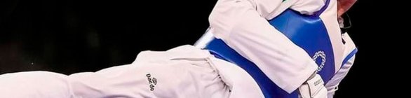 Netinho comemora medalha de prata no Mundial de Taekwondo