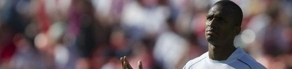 Alvo para a zaga: Flamengo tenta a contratação de Adaílton, ex-Santos