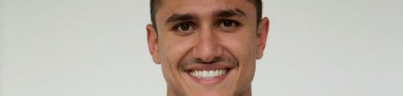Bahia anuncia contratação do meia Vinícius até o final de 2018