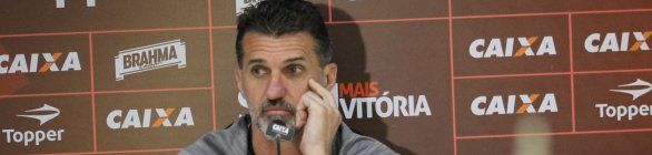  Mancini se irrita com pergunta e pede tratamento igual:“O Brasil é muito grande