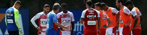  Em busca de time ideal, Carpegiani testa novo esquema e volta a sacar Rodrigão