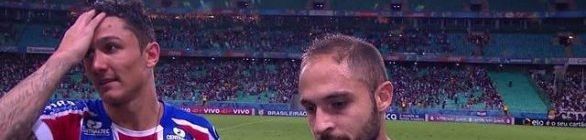Com gols de Vinícius e Régis, Bahia tem dia inspirado e bate o líder Corinthians