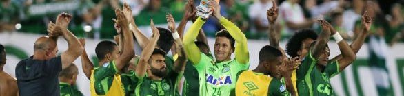Com adesão de famílias, Chape antecipa homenagens por um ano de tragédia