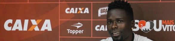 À disposição de Mancini, Kanu garante: