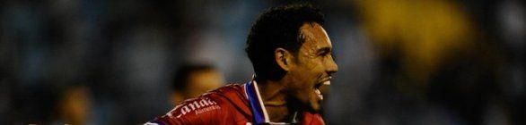 Bahia vence de virada, sobe na tabela e afunda Avaí