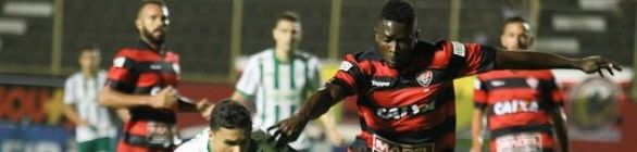 Vitória bate Palmeiras no Barradão e sai da zona de rebaixamento do Brasileirão