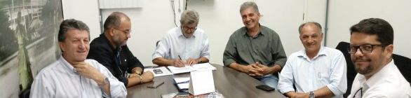 Sudesb assina ordem de serviço para obra do estádio de Jequié