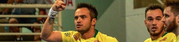 Falcão faz dois, fica a 7 do gol 400, e Brasil goleia o Uruguai
