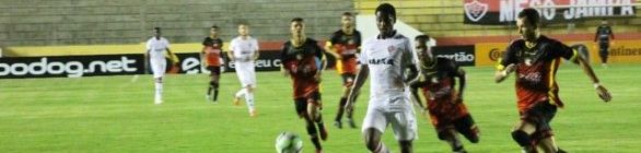 Com dois de Denilson, Vitória bate o Globo e avança na Copa do Brasil