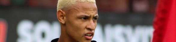 Neilton espera que Vitória imponha ritmo de jogo contra o Corumbaense