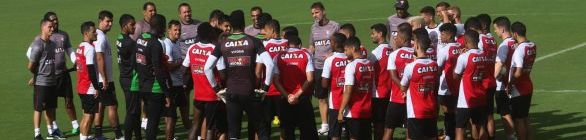 Mancini relaciona 20 jogadores para duelo contra Bragantino pela Copa do Brasil