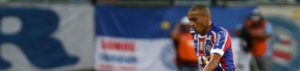 Expulso, Nino desfalca o Bahia na primeira partida da final do Baianão