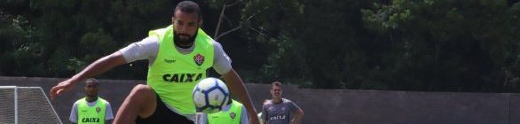 De olho no Corinthians, Mancini explica José Welison na lateral direita