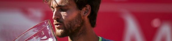 João Sousa faz história, bate jovem norte-americano e é campeão em Portugal