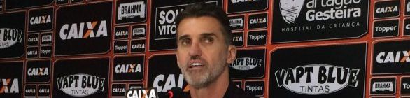 Mancini dá apoio a Caíque e diz que Vitória fez a pior partida da temporada