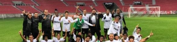 Vitória vira sobre o Inter no Beira-Rio e garante vaga na elite do Brasileirão
