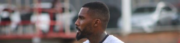 Rhayner passa por cirurgia e fica fora pelo Vitória por até seis semanas