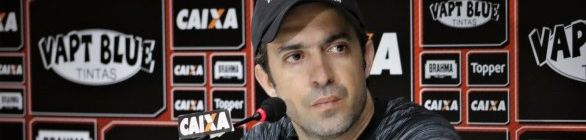 Confirmado como interino, João Burse quer mudar cara do Vitória na Série A