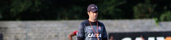 “Não estou preocupado sobre efetivação ou não”, diz Burse, interino do Vitória