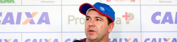 Enderson explica ausência de titulares e diz que confronto com o Botafogo