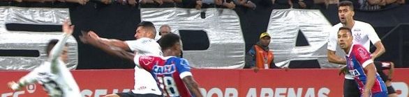 Enderson lamenta falta de atenção em lance que definiu a derrota