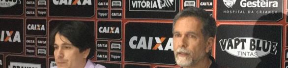 Presidente do Vitória anuncia liberação de sete jogadores com contrato até 2018