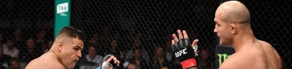 Junior Cigano nocauteia Tai Tuivasa no segundo round