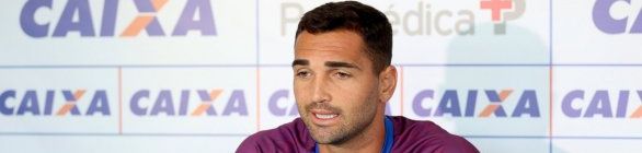 Bahia anuncia renovação do contrato de Gilberto até o fim de 2020