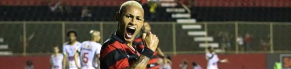 De protagonista a moeda de troca, Neilton vive céu e inferno pelo Vitória