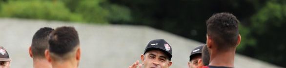 Chamusca diz que time do jogo-treino ainda não é o titular