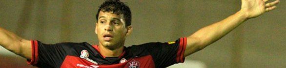 Vitória negocia retorno de Neto Baiano; presidente fala em “contrato curto”
