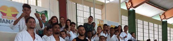 Alunos do Pelc de Caculé conquistaram 31 medalhas no Circuito Tigre Karatê