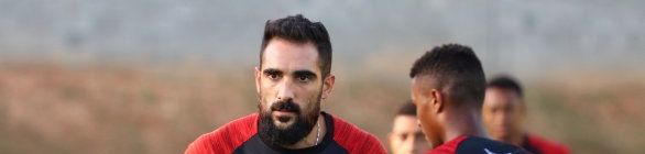Cláudio Tencati elogia Escudero, jogador muito interessante para o Vitória