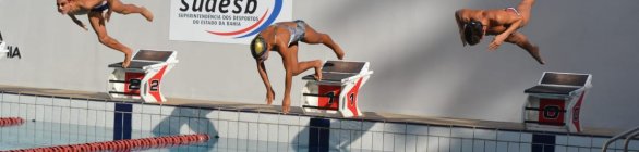 Promessas da natação baiana que treinam em piscina olímpica 