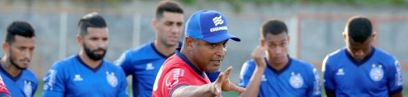 Roger mostra confiança em Eric Ramires e defende Nino: A gente tem que abraçá-lo