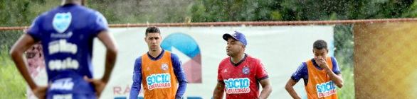 Roger aplica atividade tática em reapresentação no Fazendão