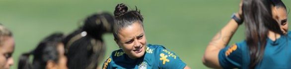 Sem Marta em campo, Vadão comanda quarto treino da Seleção feminina em Portugal