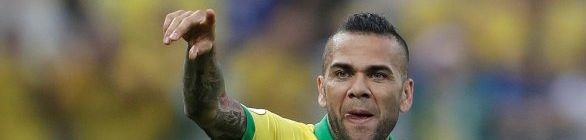 Daniel Alves se aproxima do Manchester City, diz jornal