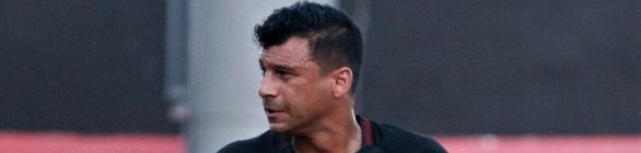 Presidente do Vitória anuncia rescisão de contrato de Neto Baiano