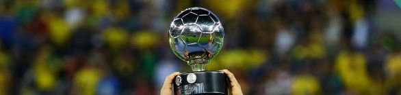 Daniel Alves é disputado por dois clubes espanhóis... nas redes sociais