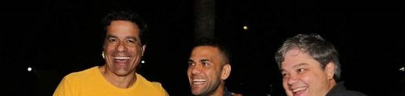 São Paulo contrata Daniel Alves